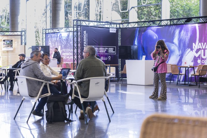 Alumnado de Blackkamera realiza en BIME PRO LIVE prácticas de fotografía.